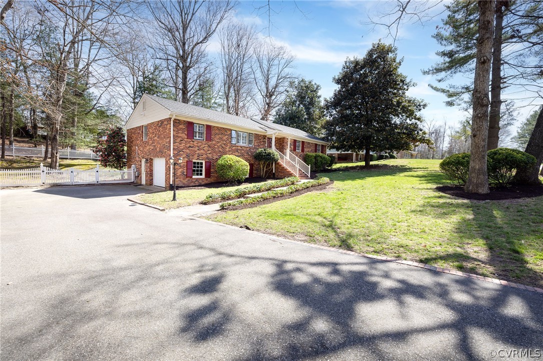 4121 Dunraven Road North Chesterfield, VA 23236 - Photo 4 of 35 Gallery Image 4
