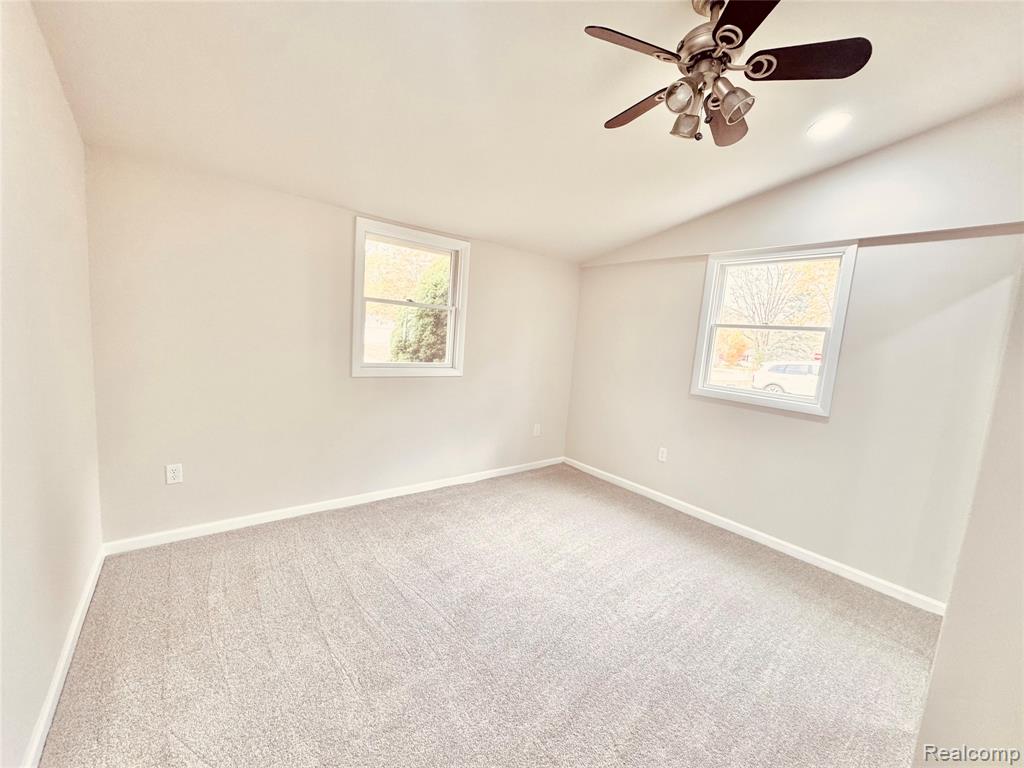 1884 Scheifle Road Walled Lake, MI 48390 - Photo 10 of 17