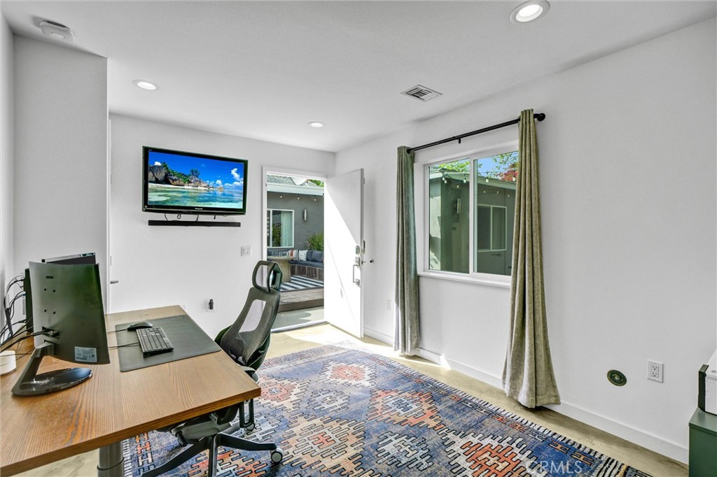6830 Bothwell Road Reseda, CA 91335 - Photo 32 of 51 Office space behind the garage