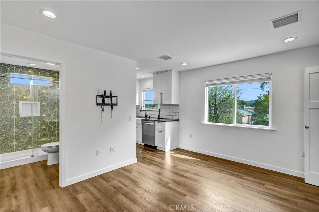 6830 Bothwell Road Reseda, CA 91335 - Photo 33 of 51 ADU