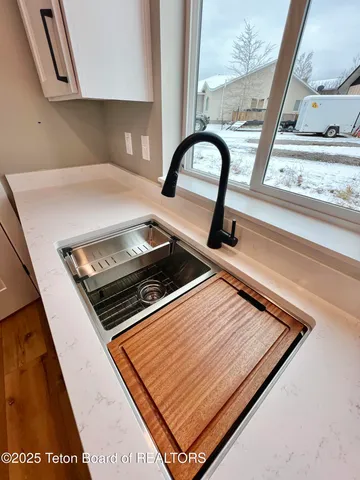 $470,000 | 100 Bear Hollow, Thayne, WY 83127