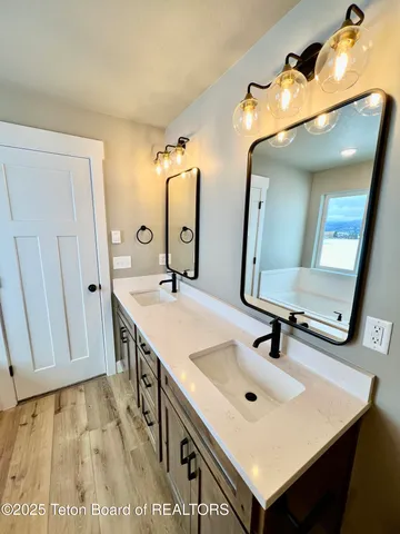 $470,000 | 100 Bear Hollow, Thayne, WY 83127