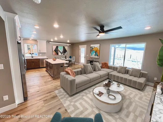 $470,000 | 100 Bear Hollow, Thayne, WY 83127