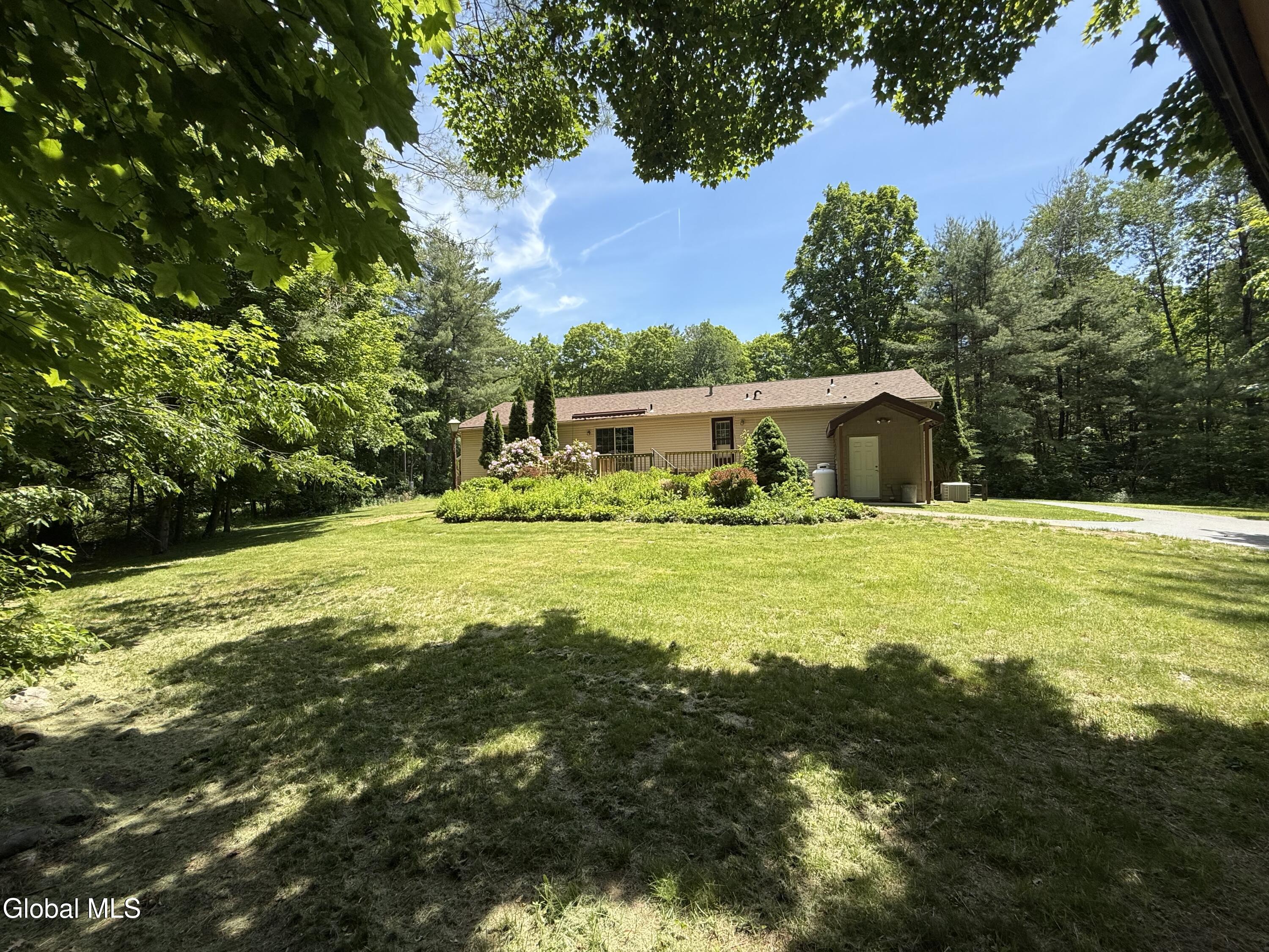 371 Lakeview Road Broadalbin, NY 12025 - Photo 4 of 6 IMG_3736