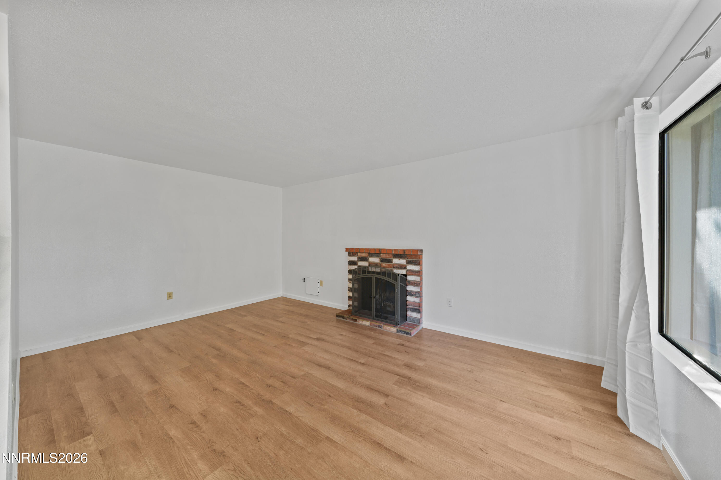 4533 Reggie Road Reno, NV 89502 - Photo 4 of 55 A7V05873