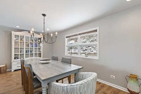 915 Willow Lane, Sleepy Hollow, IL 60118