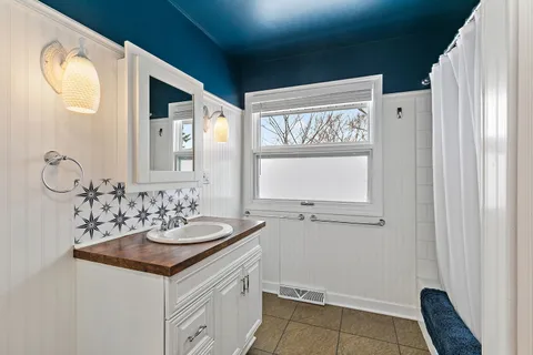 915 Willow Lane, Sleepy Hollow, IL 60118