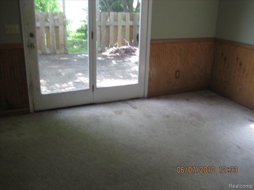 4439 Venoy Road Wayne, MI 48184 - Photo 6 of 13 Family Room