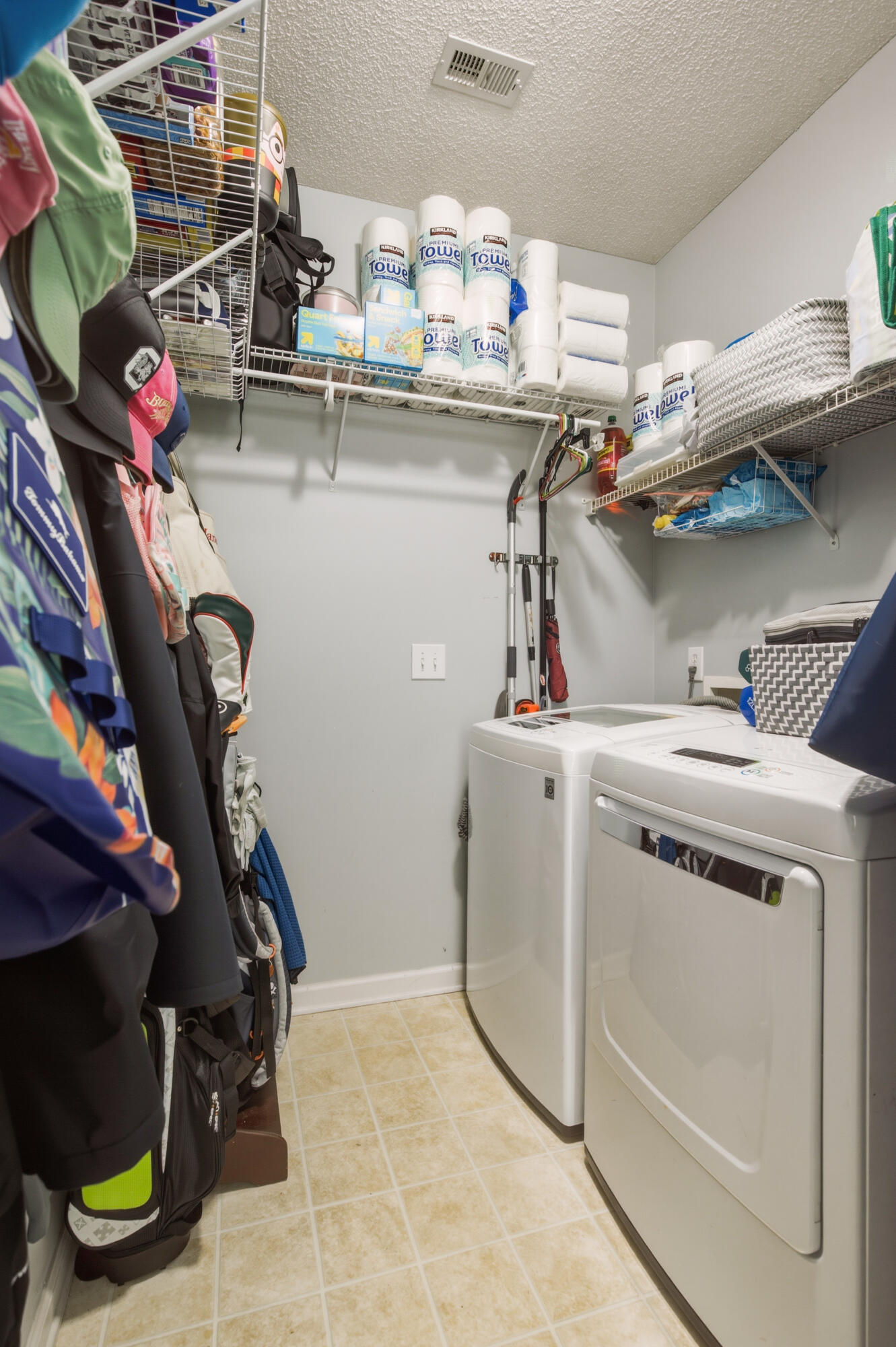 2340 Kennison Lane Mount Pleasant, SC 29466 - Photo 19 of 39 laundry room