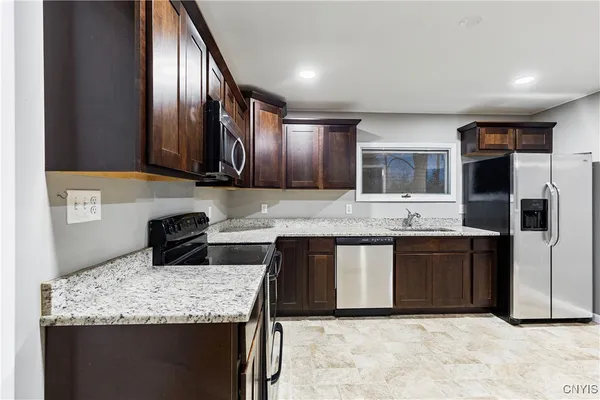 $2,100 | 4 1st Street, Whitestown, NY 13495