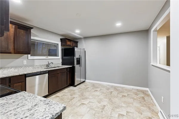 $2,100 | 4 1st Street, Whitestown, NY 13495