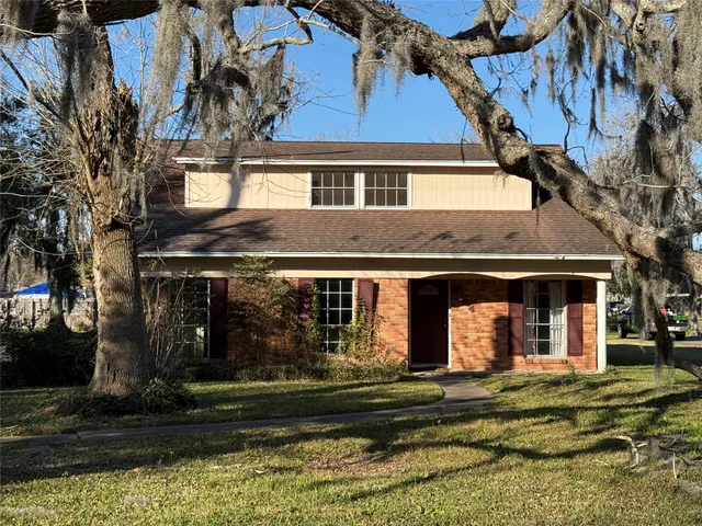 front view of house with a yard