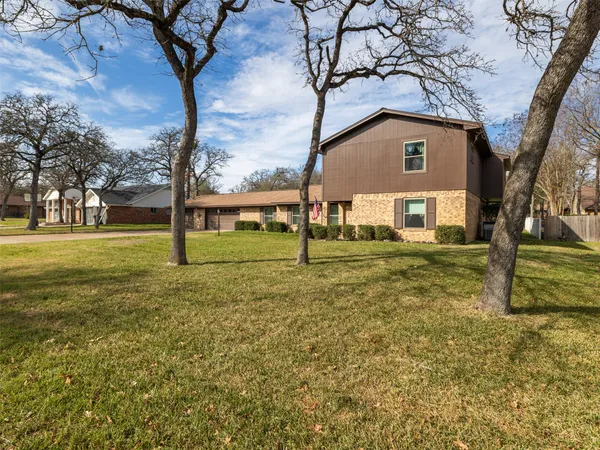 $399,900 | 1704 Yokley Road, Rockdale, TX 76567