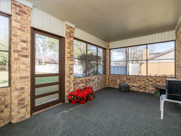 $399,900 | 1704 Yokley Road, Rockdale, TX 76567