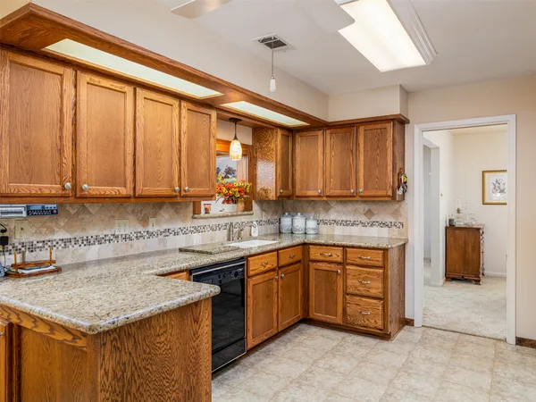 $399,900 | 1704 Yokley Road, Rockdale, TX 76567