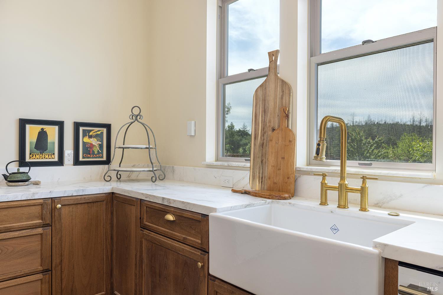 753 Sunnyside Road St. Helena, CA 94574 - Photo 13 of 55 a bathroom with a sink and a mirror