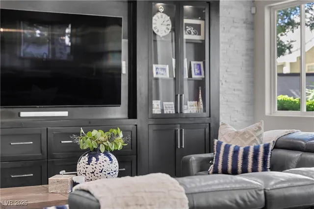 $2,250,000 | 1864 Woodhaven Drive, Henderson, NV 89074