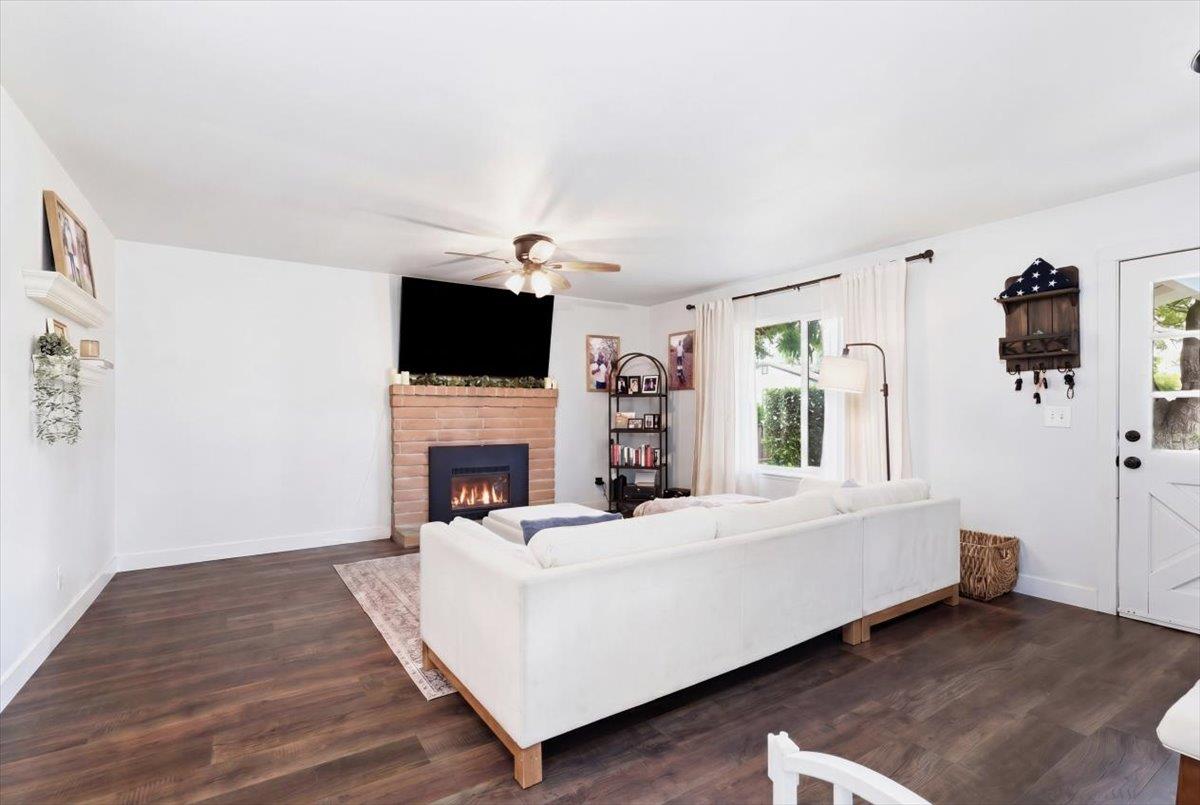 1327 Elena Drive Ripon, CA 95366 - Photo 5 of 26