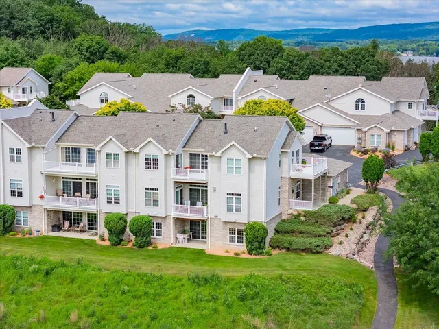 $460,000 | W11558 Island View Court, Lodi, WI 53555