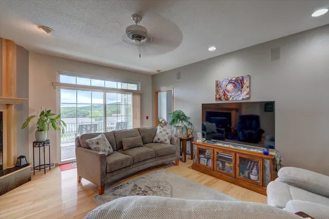 $460,000 | W11558 Island View Court, Lodi, WI 53555