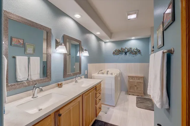 $460,000 | W11558 Island View Court, Lodi, WI 53555