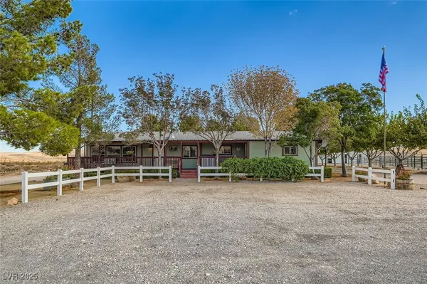$1,390,000 | 12992 Highway 160, Blue Diamond, NV 89004