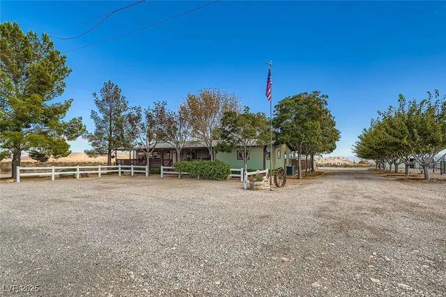 $1,490,000 | 12992 Highway 160, Blue Diamond, NV 89004