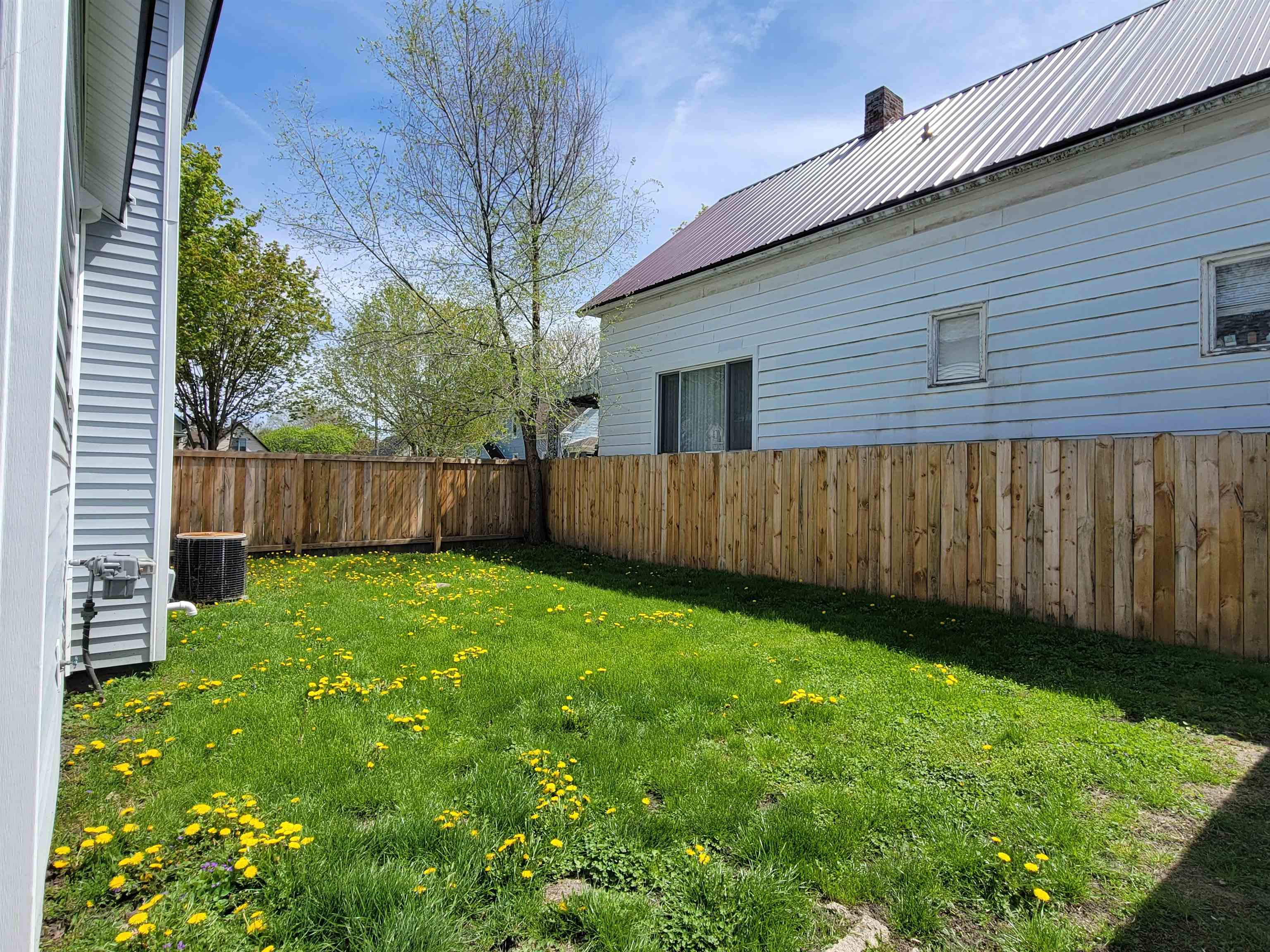 400 Fraser Street Bay City, MI 48708 - Photo 5 of 42