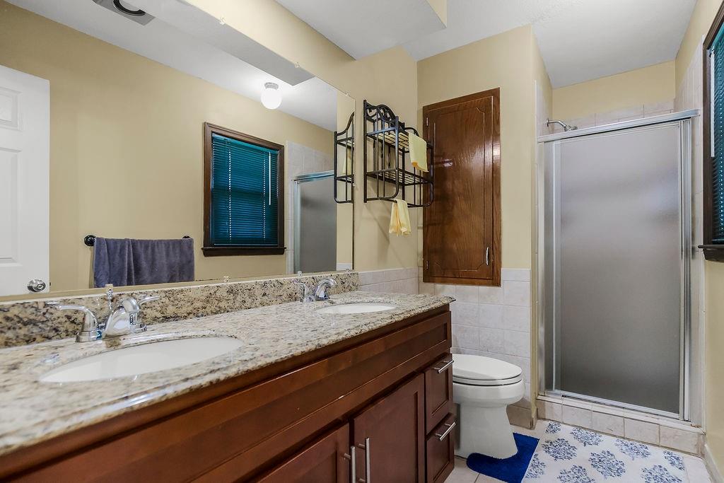 7824 Westridge Road Raytown, MO 64138 - Photo 15 of 28