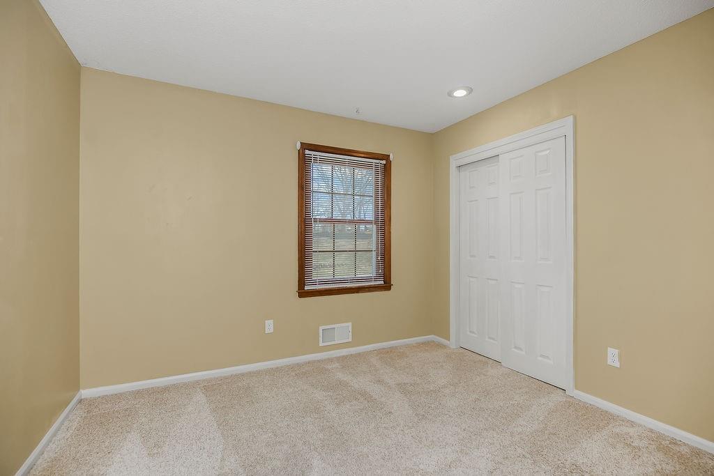 7824 Westridge Road Raytown, MO 64138 - Photo 18 of 28