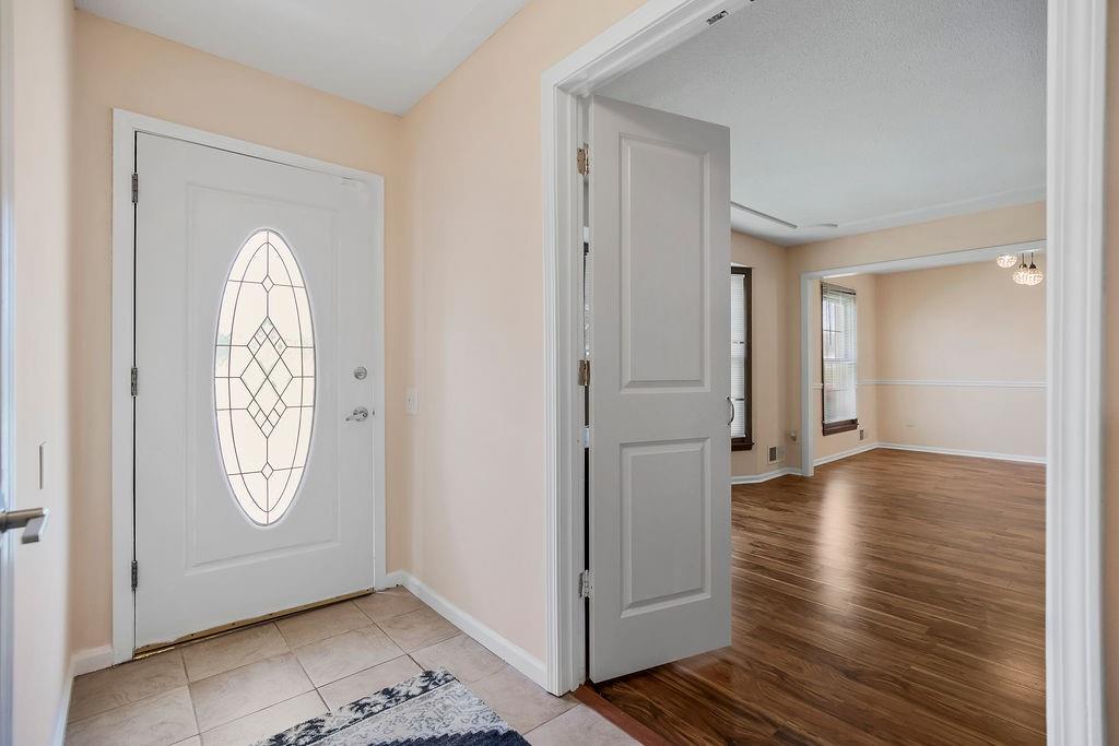 7824 Westridge Road Raytown, MO 64138 - Photo 2 of 28