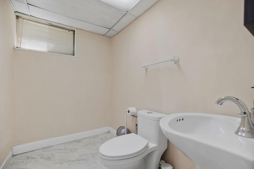 7824 Westridge Road Raytown, MO 64138 - Photo 23 of 28