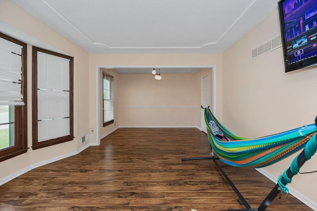 7824 Westridge Road Raytown, MO 64138 - Photo 3 of 28