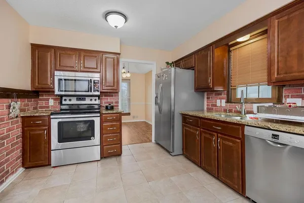 $293,000 | 7824 Westridge Road, Raytown, MO 64138