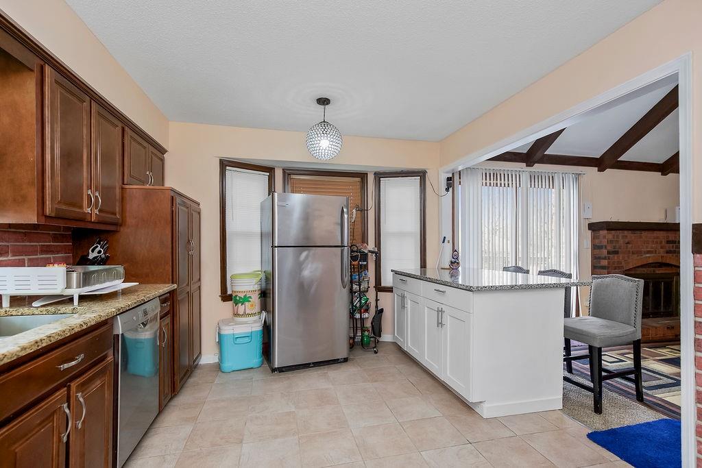 7824 Westridge Road Raytown, MO 64138 - Photo 7 of 28