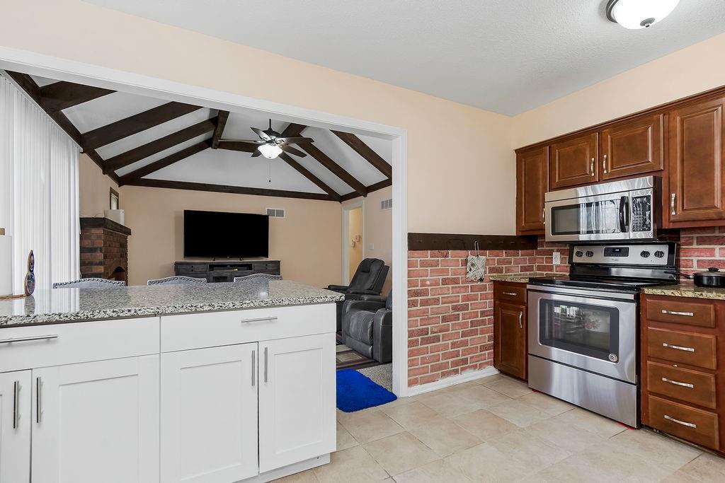 7824 Westridge Road Raytown, MO 64138 - Photo 9 of 28