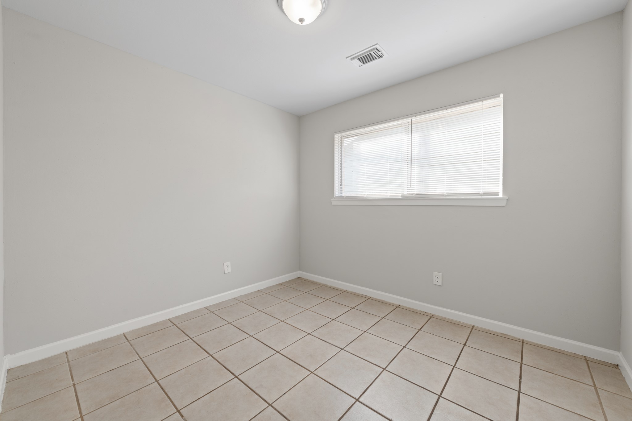 11218 Rebel Road Houston, TX 77016 - Photo 10 of 13