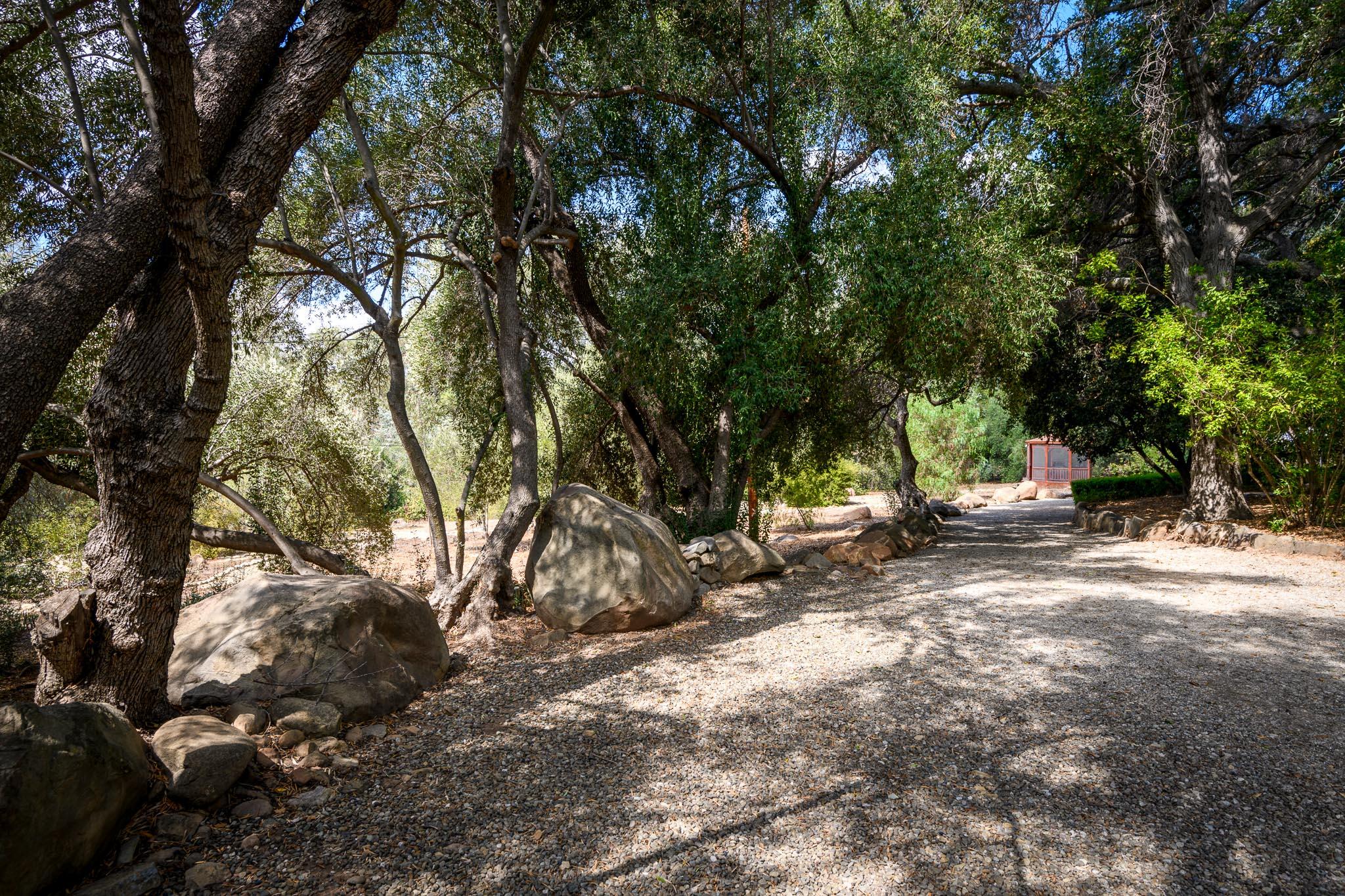 115 Fairview Road Ojai, CA 93023 - Photo 18 of 30 Second Driveway
