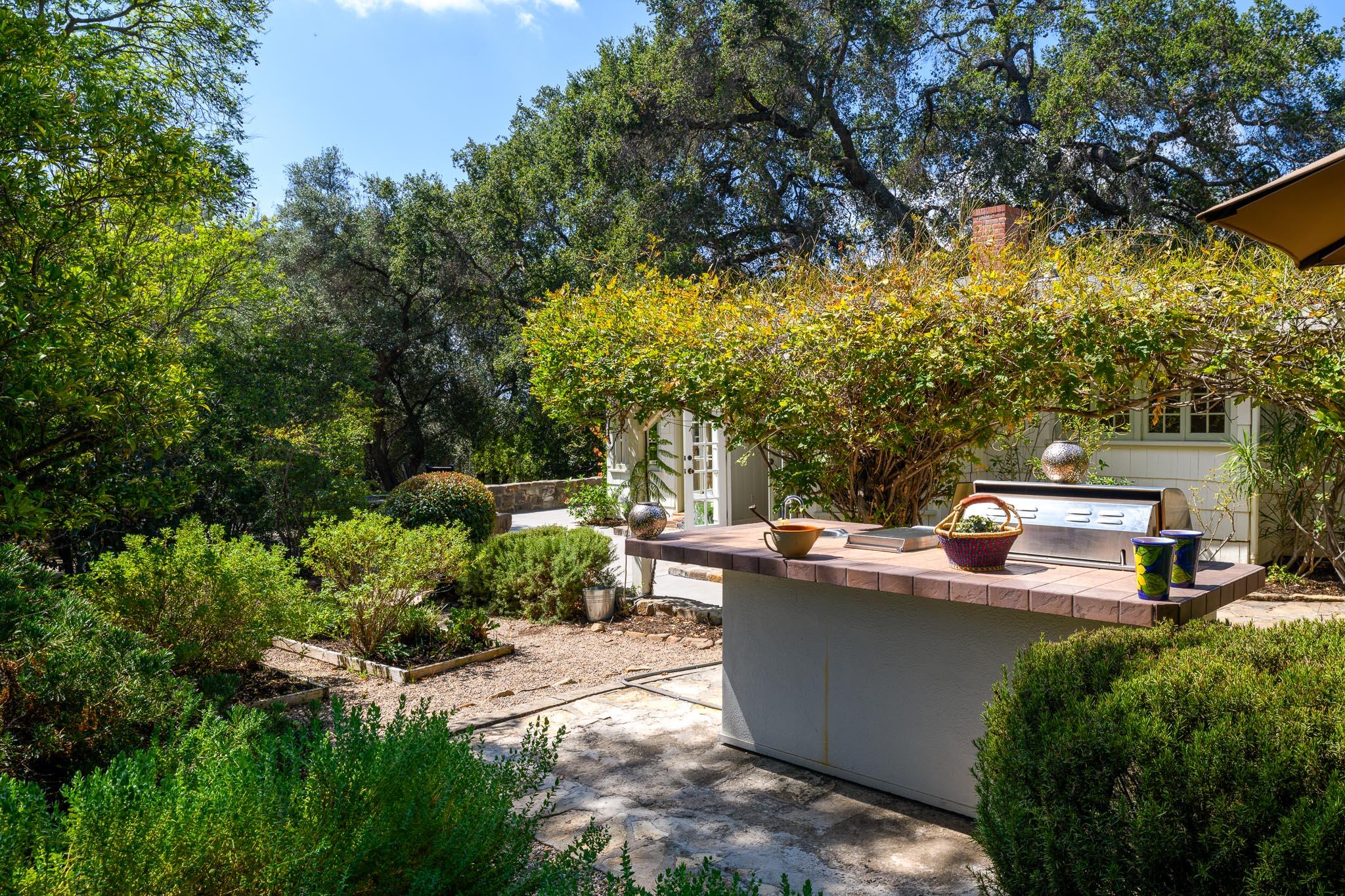 115 Fairview Road Ojai, CA 93023 - Photo 22 of 30 Outdoor Kitchen