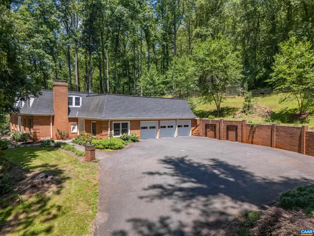 $900,000 | 450 David Road, Charlottesville, VA 22902