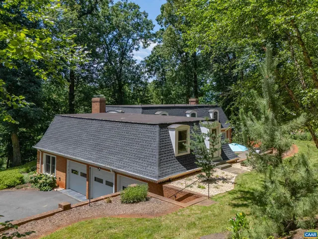 $900,000 | 450 David Road, Charlottesville, VA 22902