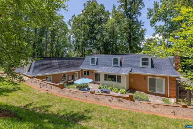 $900,000 | 450 David Road, Charlottesville, VA 22902