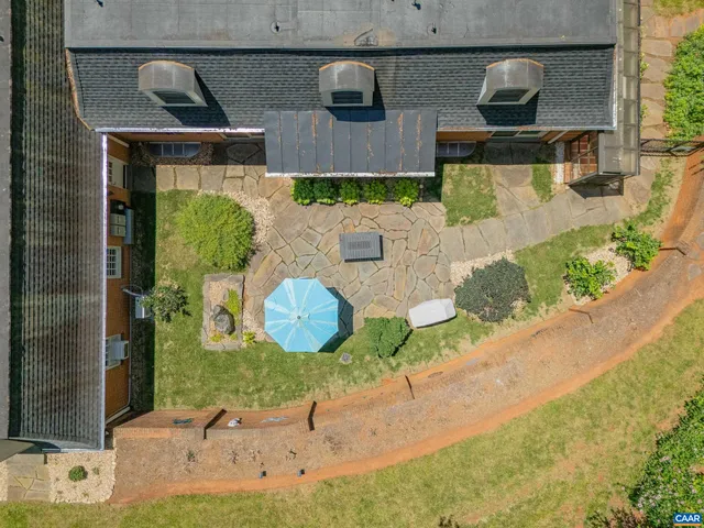 $900,000 | 450 David Road, Charlottesville, VA 22902