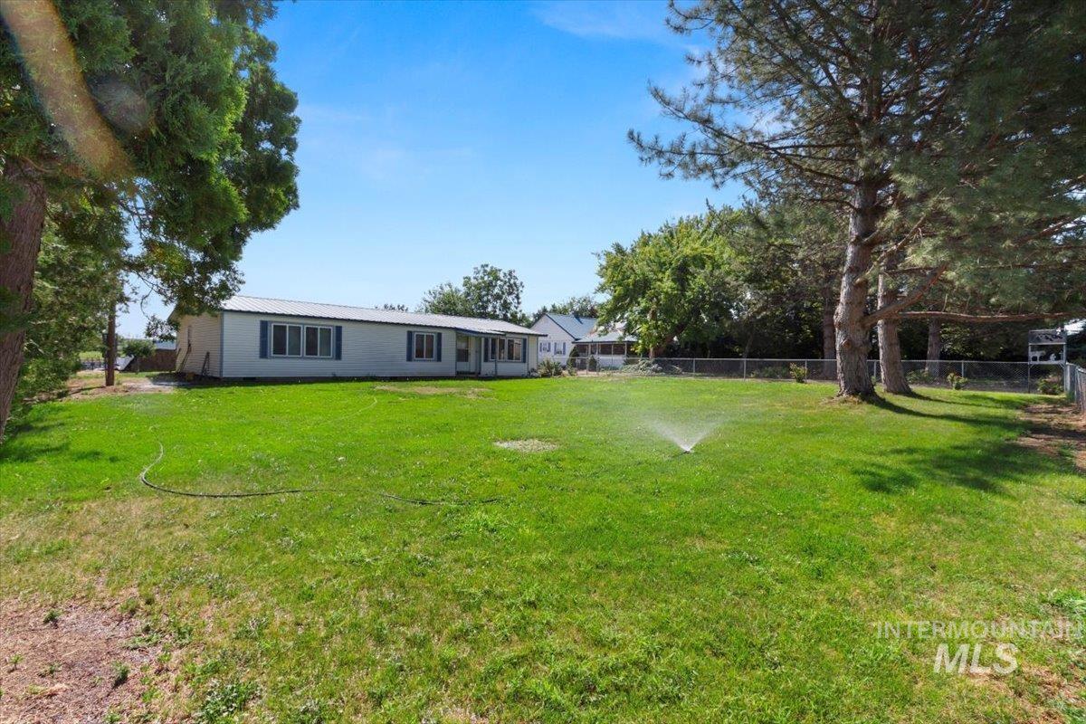 31854 Apple Valley Road Parma, ID 83660 - Photo 2 of 44