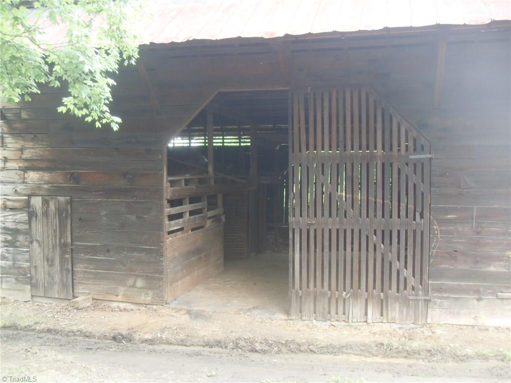 1410 Holly Grove Road Lexington, NC 27292 - Photo 13 of 28 Amazing barn