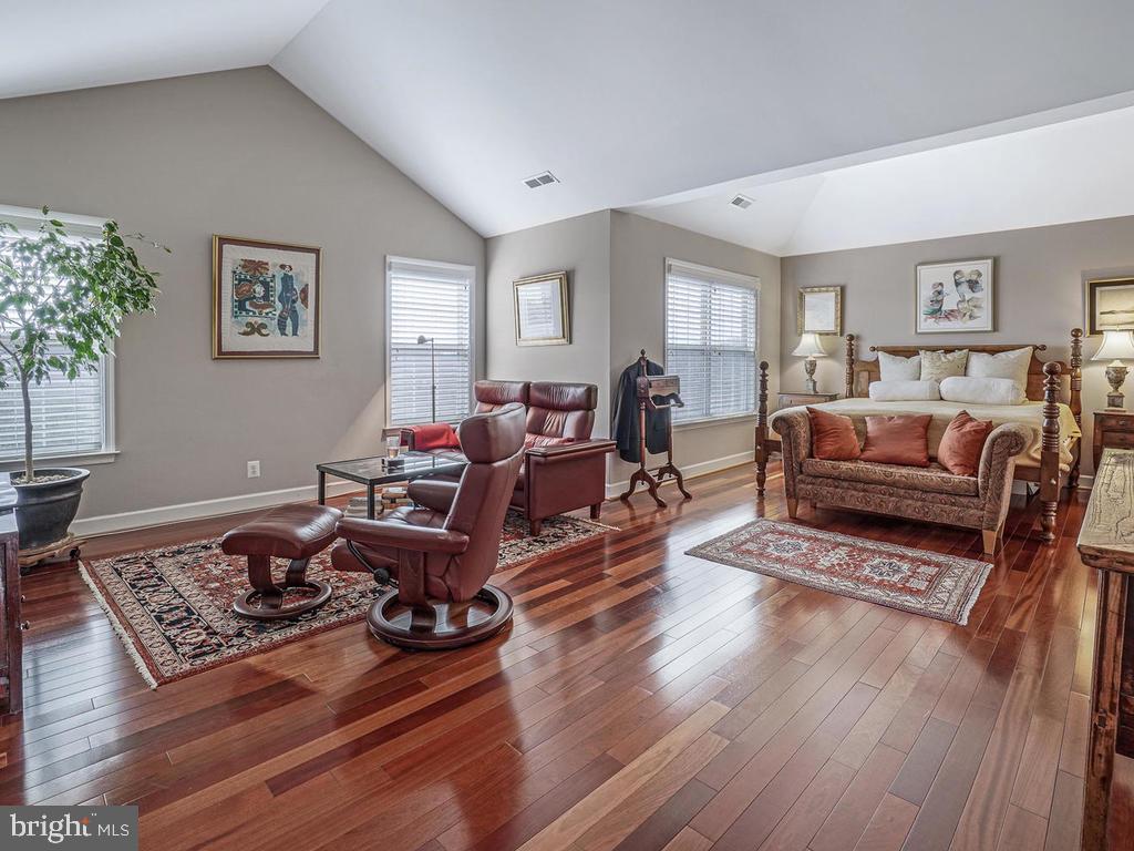11018 Country Club Road New Market, MD 21774 - Photo 15 of 41 Large master suite with space for a sitting room.