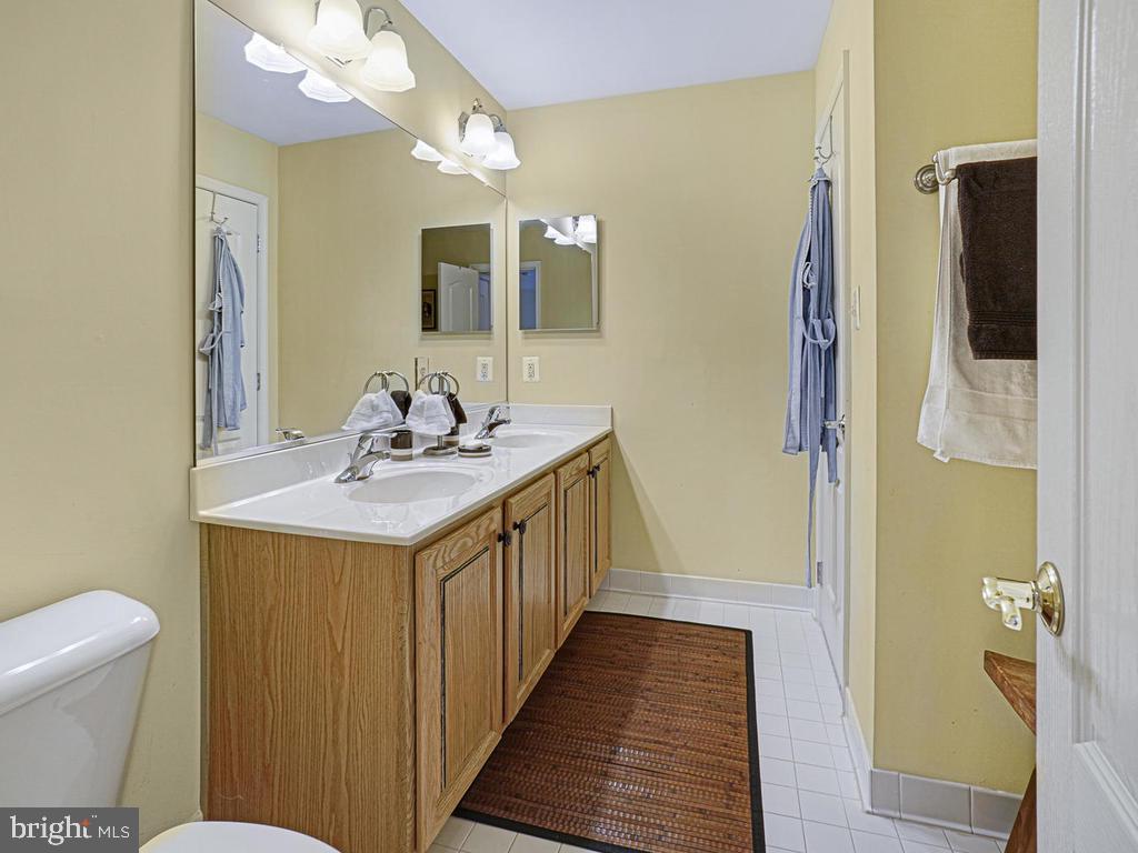 11018 Country Club Road New Market, MD 21774 - Photo 24 of 41 Second floor full bath.