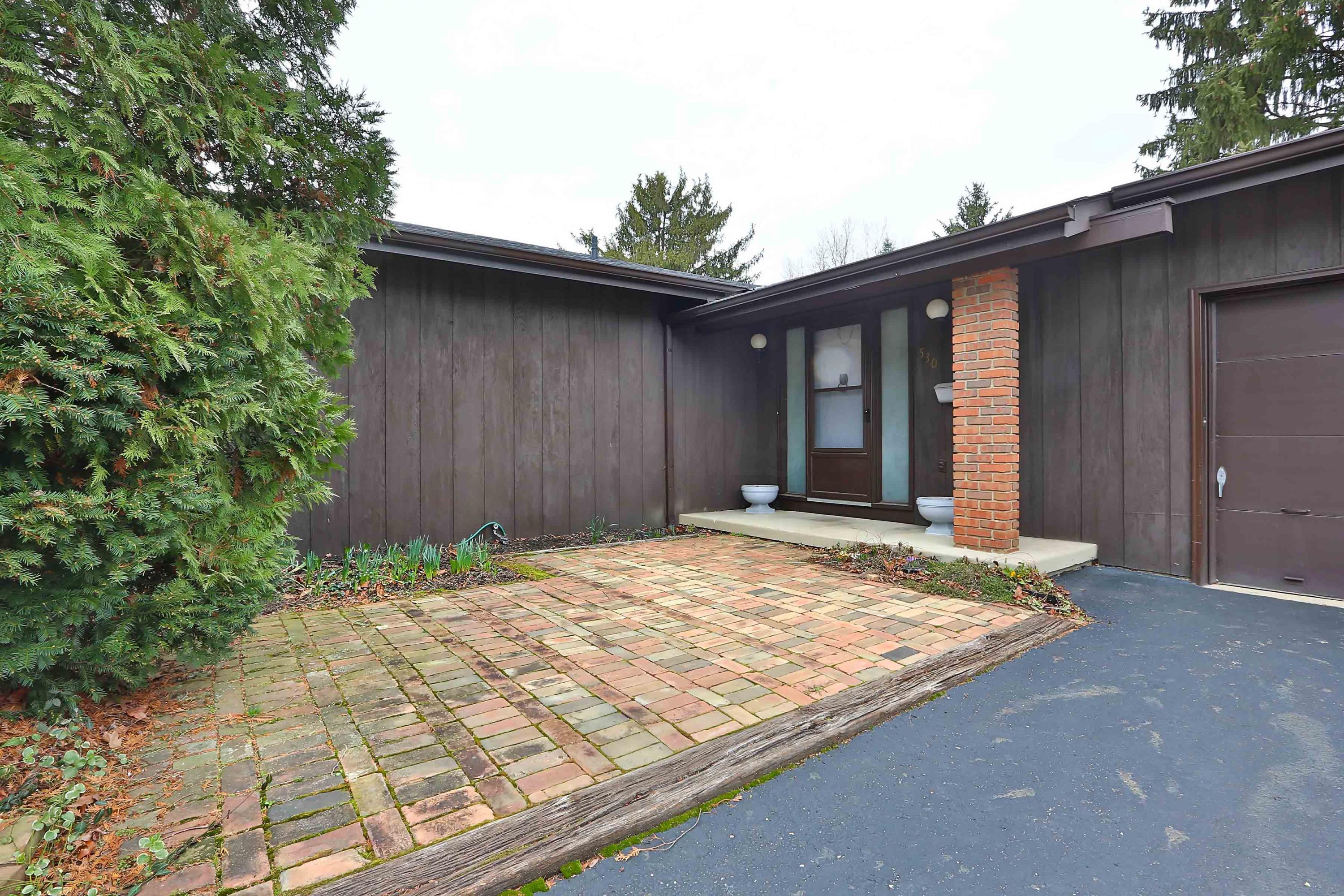 530 Riley Avenue Columbus, OH 43085 - Photo 3 of 34