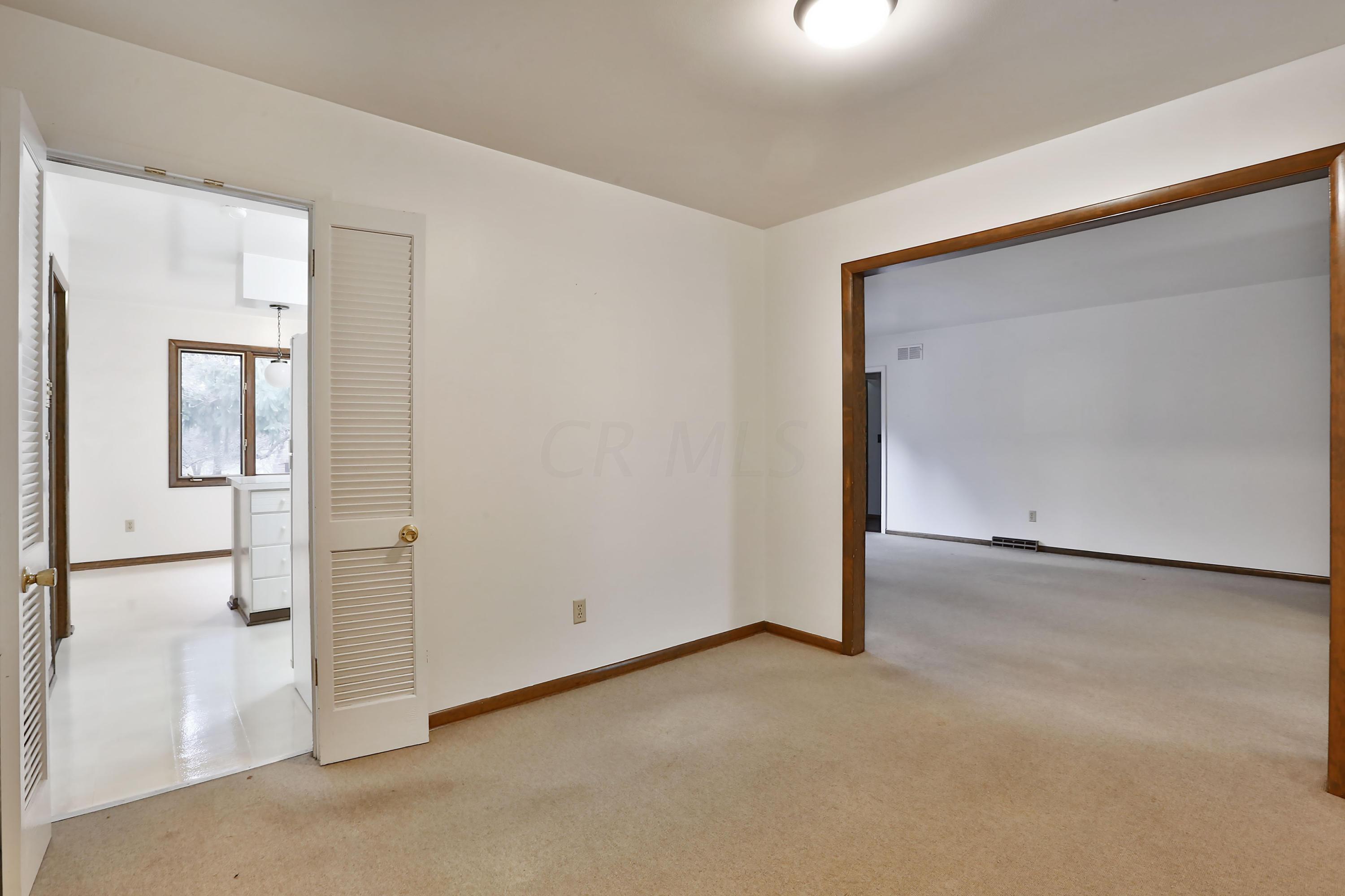 530 Riley Avenue Columbus, OH 43085 - Photo 7 of 34