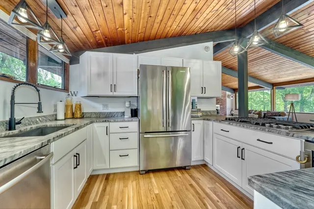 $1,249,000 | 15 Lovers Lane, Southborough, MA 01772